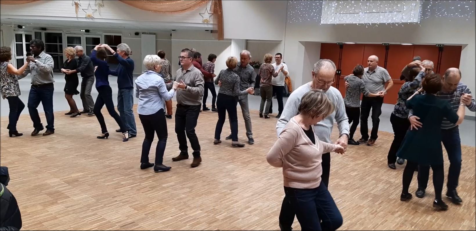 Entrainement collectif cours de danse Givrand Vendée 85